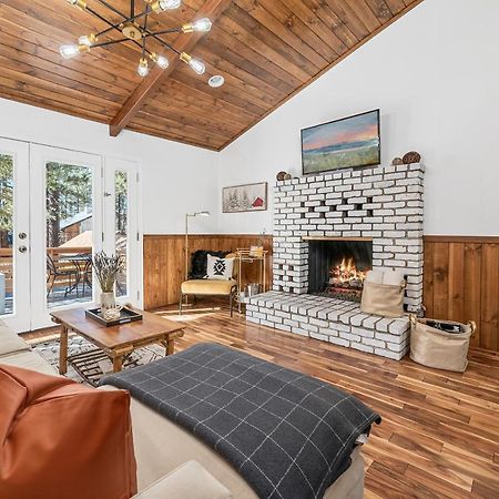 Yellow Pine Lodge - Charming Cottage Style Cabin With Peak-A-Boo Lake And Mountain Views Биг Бэар Лейк Экстерьер фото